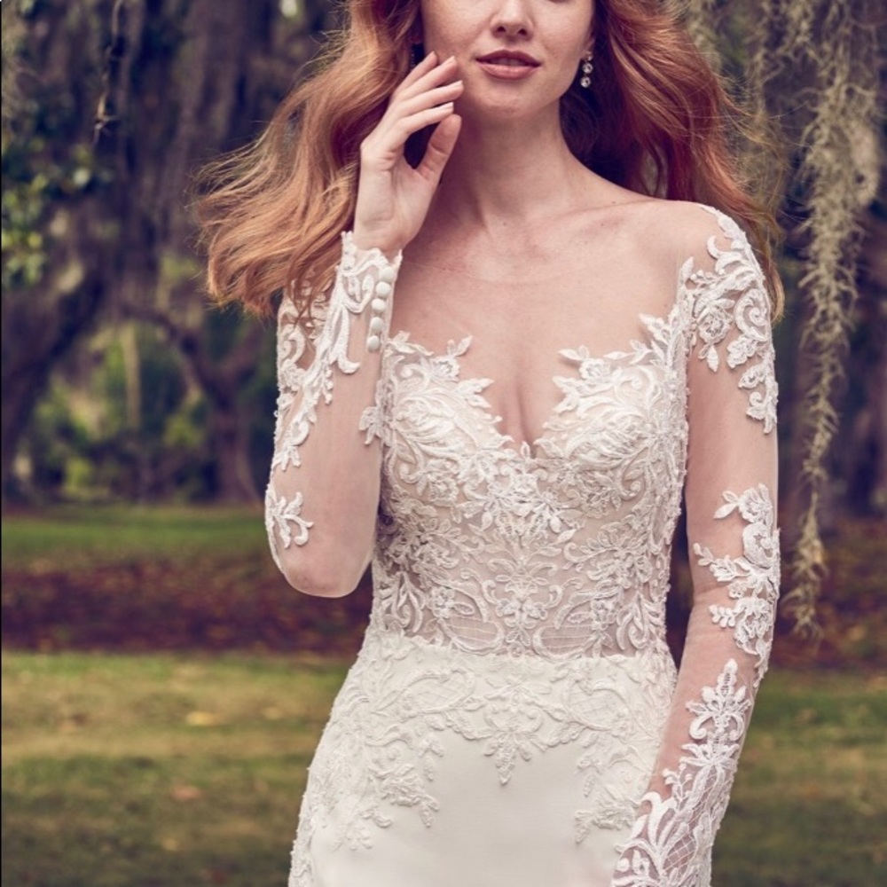 Never Worn Unaltered Wedding Gown - Picture 4 of 8